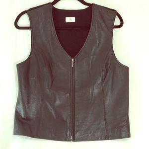 Apt 9 Lambskin leather/knit zip vest.